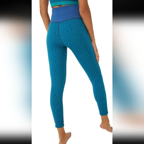 NEW FREE PEOPLE MOVEMENT Jacquard Ankle Leggings Wave Rider/Swirl Size S - Picture 6 of 9